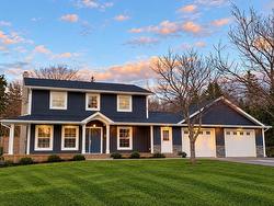 45 Earl Drive Stratford, PE C1B 1K8