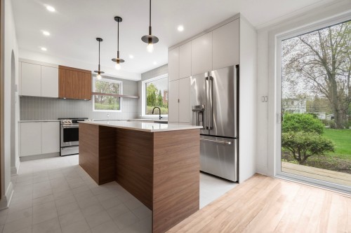 440 Boul. Quinn , Longueuil (Le Vieux-Longueuil), QC J4H 2N1 5