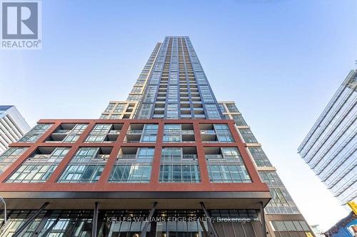 701 - 108 PETER STREET  Toronto, ON M5V 2G7