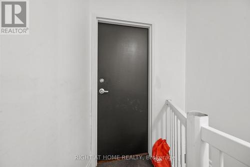 2 - 2207 QUEEN STREET E , Toronto, Ontario M4E 1E8 4
