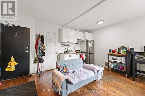 2 - 2207 QUEEN STREET E , Toronto, Ontario M4E 1E8 5