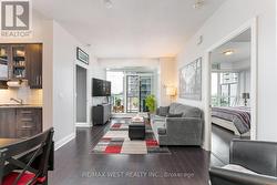 710 - 1185 THE QUEENSWAY  Toronto, ON M8Z 1R2