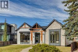 1651 St Andrews Place NW  Calgary, AB T2N 3Y4