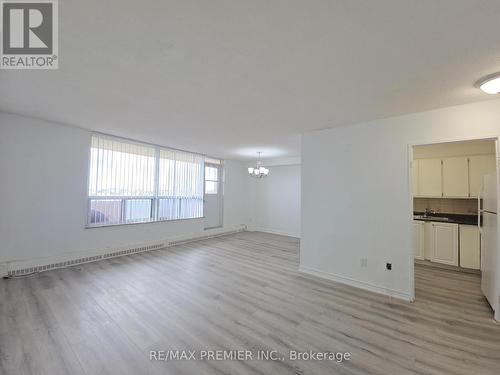 3390 WESTON ROAD , Toronto, Ontario M9M 2X3 3