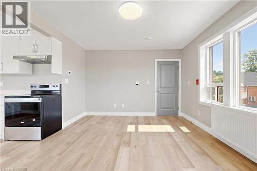 71 SANFORD Avenue S Unit# Unit 8 , Hamilton, Ontario L8M 2G7 4