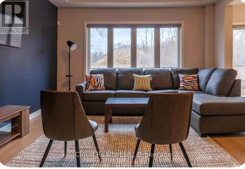 5 WILSON COURT , Thorold, Ontario L2V 4Z8 5