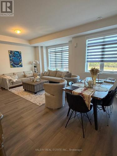 517 DUNDAS STREET E , Oakville, Ontario L6H 3P6 2