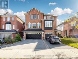 61 MILLCLIFF CIRCLE  Aurora, ON L4G 7N9