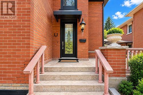 4 - 117 ROSEMOUNT AVENUE , Toronto, Ontario M9N 3B8 2