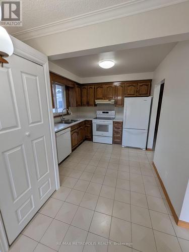 MAIN - 43 LEWISTON ROAD , Toronto, Ontario M1P 1X8 4