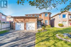 4 O'SHAUGHNESSY CRESCENT  Barrie, ON L4N 7L7