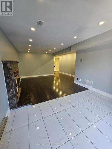 4473 MARSHDALE COURT , Mississauga, Ontario L5M 4G2 4