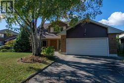 83 ANSTEAD CRESCENT  Ajax, ON L1S 3X4