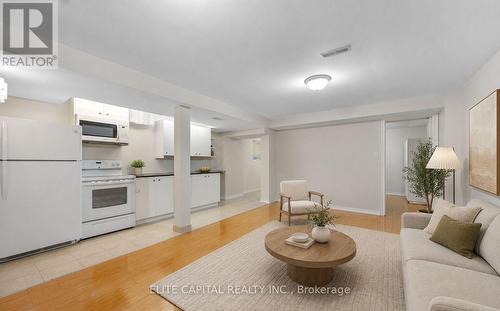 66 CARRIER CRESCENT , Vaughan, Ontario L6A 0T8 4