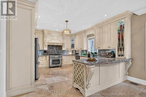 128 COALBROOK COURT  Vaughan, ON L4L 9B6