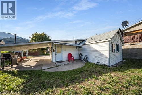 526 8TH Avenue  Castlegar, BC V1N 1N6