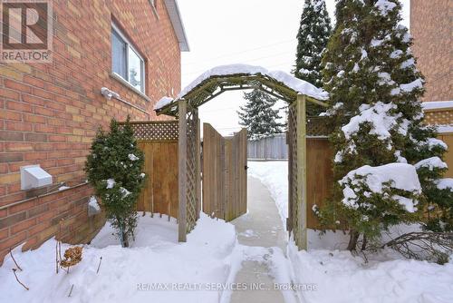 42 BRAMBIRCH CRESCENT , Brampton, Ontario L7A 1V1 2