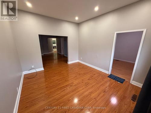 MAIN - 31 ADELAIDE STREET S , London South (South I), Ontario N5Z 3K1 4