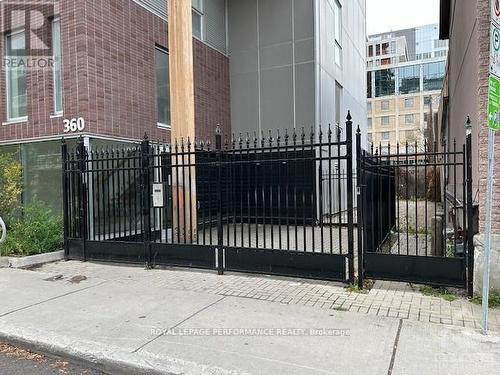 301 - 360 CUMBERLAND STREET , Ottawa, Ontario K1N 0B1 3