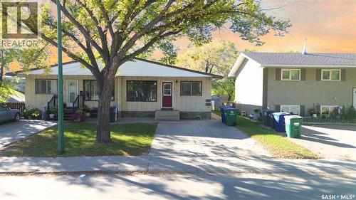 4 Carleton Drive, Saskatoon, SK 