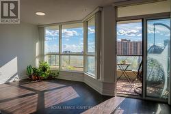 1010 - 5 ROWNTREE ROAD  Toronto, ON M9V 5G9