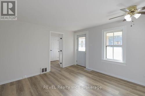 389 GLENDALE AVENUE , St. Catharines (Secord Woods), Ontario L2T 1C3 3