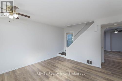 389 GLENDALE AVENUE , St. Catharines (Secord Woods), Ontario L2T 1C3 5