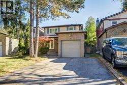 102 MADSEN CRESCENT  Markham, ON L3R 4P3