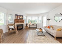 107 13965 16 AVENUE  Surrey, BC V4P 1P8