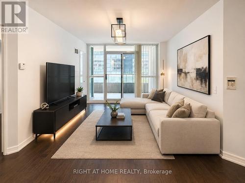2501 - 23 HOLLYWOOD AVENUE , Toronto, Ontario M4L 2K4 4