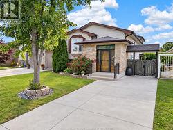 2705 ROBERT  Windsor, ON N8W 5L9