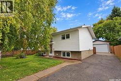 23 Berezowsky DRIVE  Prince Albert, SK S6V 6M4