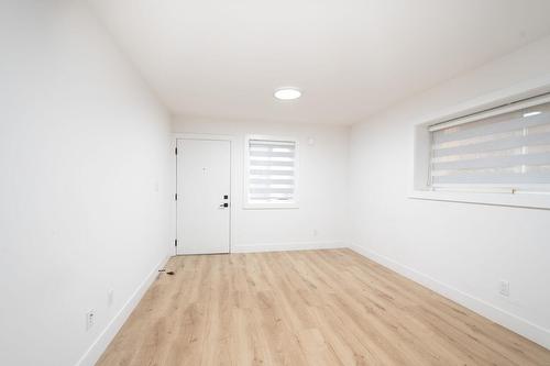 Lower Suite 7137 204A STREET , Langley, British Columbia V2Y 3S7 4