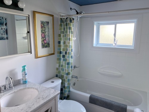 Salle de bains - 251 Rue Champlain, Sept-Îles, QC 