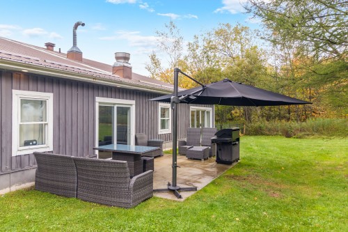 Terrasse - 99 Ch. De Knowlton, Lac-Brome, QC 