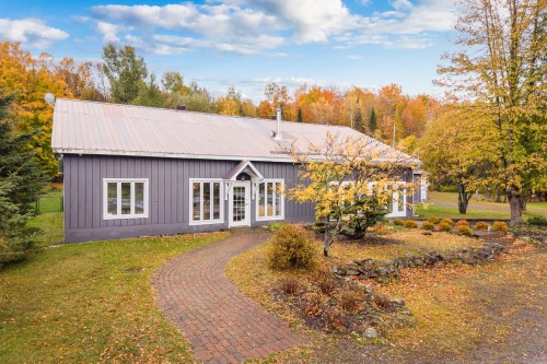 Façade - 99 Ch. De Knowlton, Lac-Brome, QC 