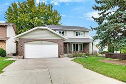 3 Arbroath DR  Winnipeg, MB R2G 3P7