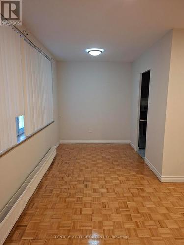 205 - 2202 WESTON ROAD , Toronto, Ontario M9N 1Y3 2