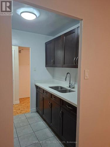 205 - 2202 WESTON ROAD , Toronto, Ontario M9N 1Y3 4