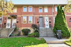 399 PERTH AVENUE Toronto, ON M6P 3Y5