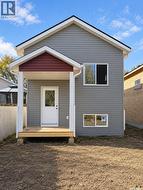 218 W AVENUE S  Saskatoon, SK S7M 3G3