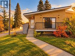 4108 67 Street NW  Calgary, AB T3B 2J3