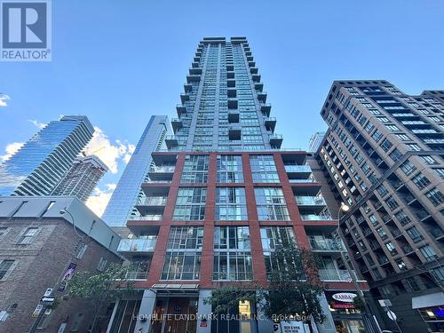 3306 - 126 SIMCOE STREET  Toronto, ON M5H 4E6