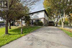 4 GLAMIS COURT  Hamilton, ON L9C 6B3