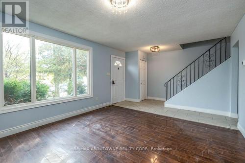 4 Glamis Court, Hamilton, ON 
