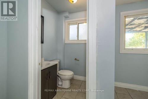 4 Glamis Court, Hamilton, ON 