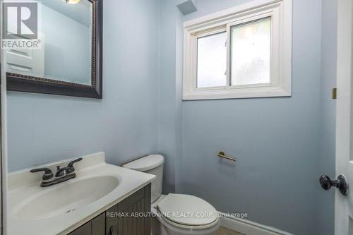 4 Glamis Court, Hamilton, ON 