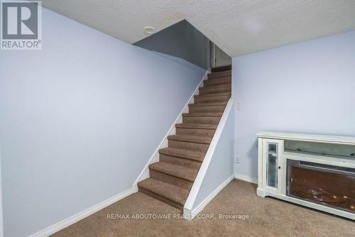 4 Glamis Court, Hamilton, ON 