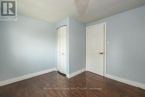 4 Glamis Court, Hamilton, ON 