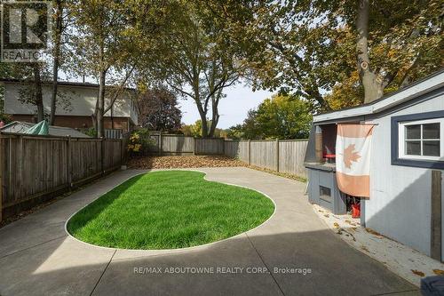 4 Glamis Court, Hamilton, ON 